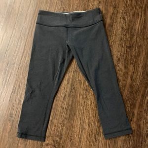 Grey Lululemon crop leggings